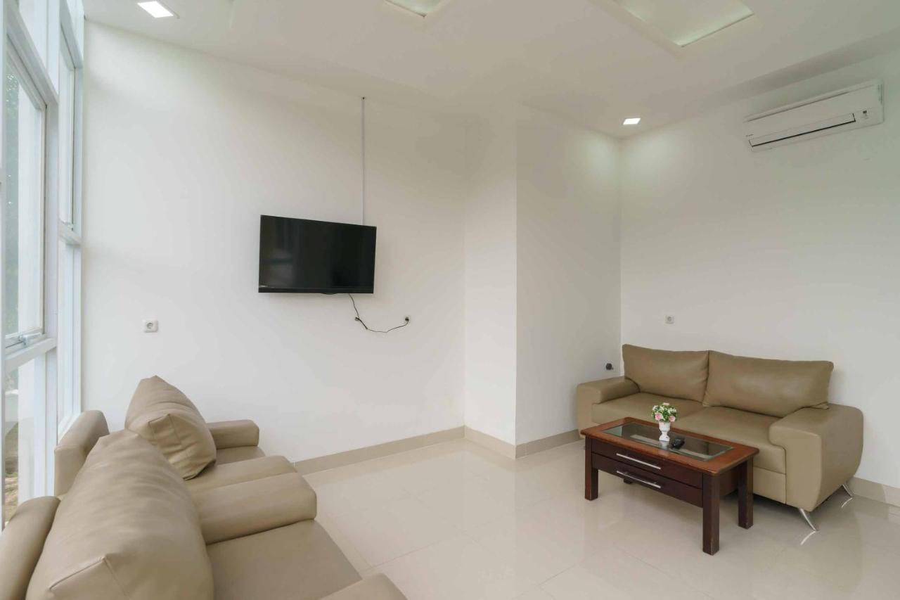 Reddoorz Plus Near Eka Hospital Bsd 5 Dadap Esterno foto