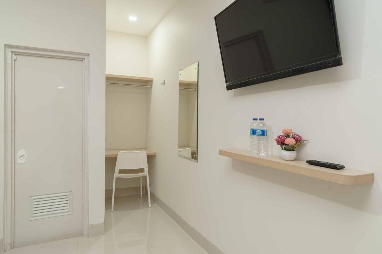 Reddoorz Plus Near Eka Hospital Bsd 5 Dadap Esterno foto
