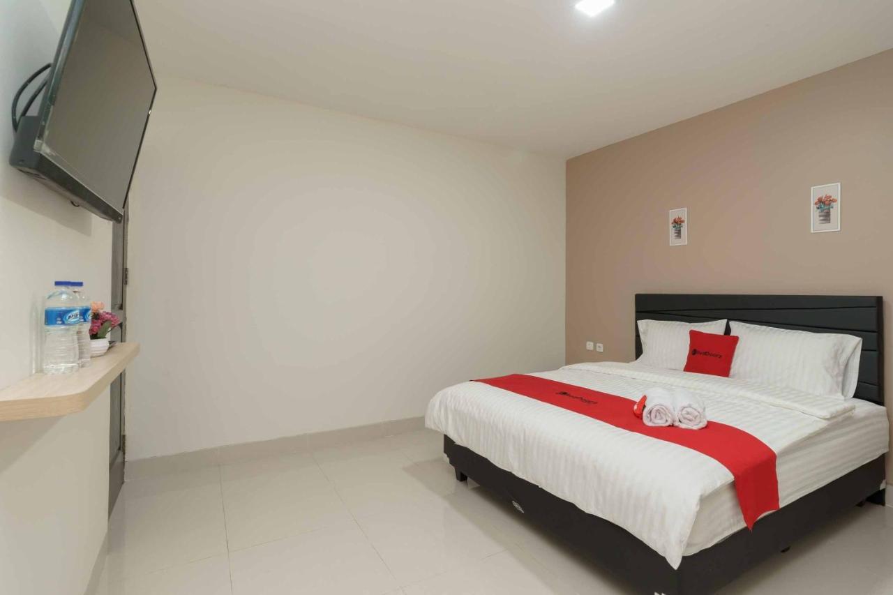 Reddoorz Plus Near Eka Hospital Bsd 5 Dadap Esterno foto