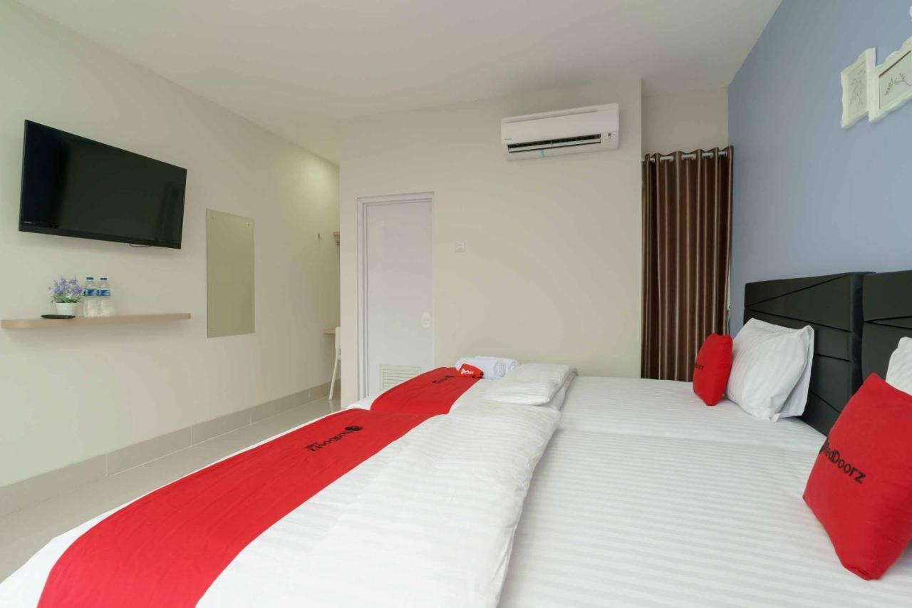 Reddoorz Plus Near Eka Hospital Bsd 5 Dadap Esterno foto